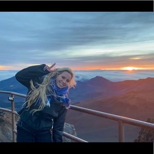 Meet your Posher, Karis